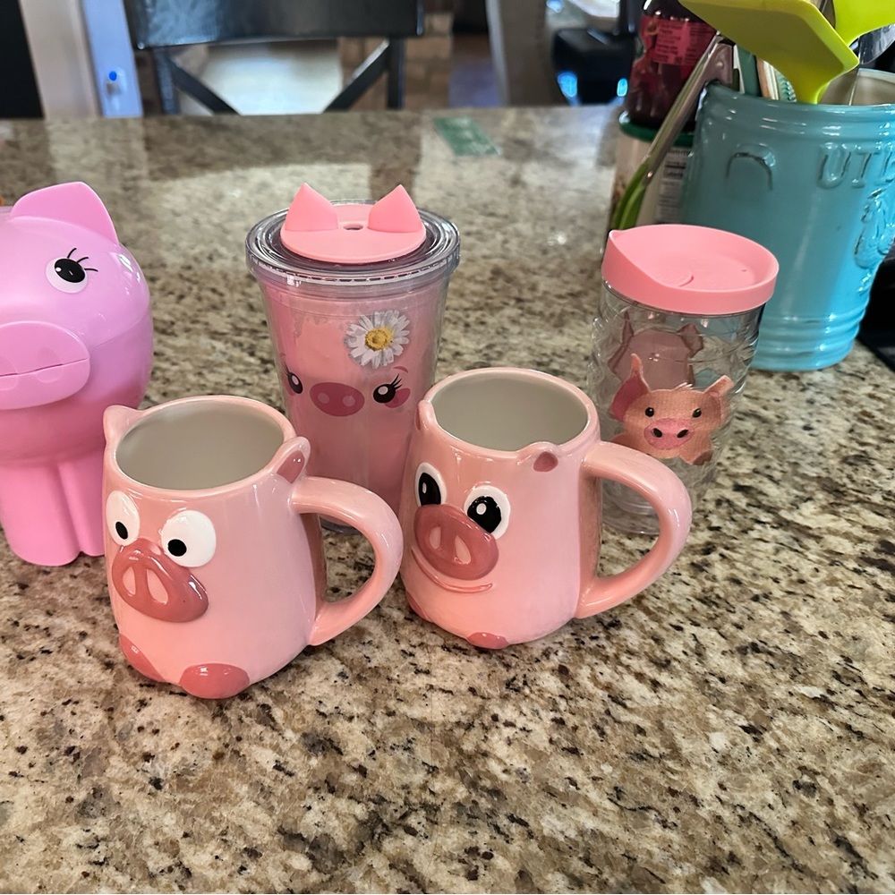 bulk pig collection of cups and snack holders.